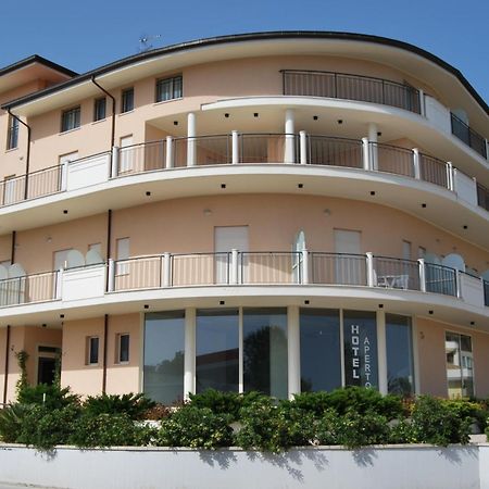 Hotel Europa Nereto Exterior photo